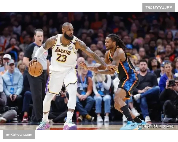 湖人主帅盛赞球队进攻 东契奇与里夫斯双核联手引爆胜利